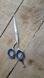 Tijeras de Peluquería Profesionales de Acero Inoxidable Japonés de 7.0 Pulgadas con Logotipo Personalizado al por Mayor para Salón y Barbería - Product Image 2