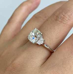 Anillo Unisex con Diamante Cultivado en Laboratorio con Corte Cojín, Chapado en Oro de 9K, Certificado IGI, Joyería de Lujo para Compromiso y Boda - Product Image 2