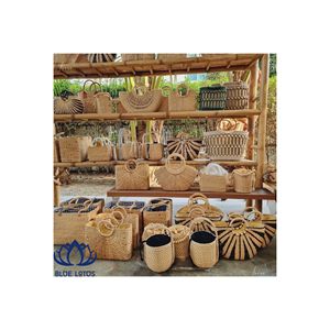 BOLSO DE RATÁN NATURAL BLUE LOTUS MÁS VENDIDO |   Bolso de Playa Cruzado de Paja Tejido a Mano con Cierre de Cremallera, Decoración de Perlas y Cuero Duradero - Product Image 1