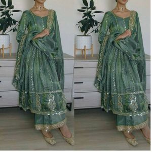 Robe Anarkali brodée verte pour femmes, robe de fête traditionnelle à manches longues pour mariage - Product Image 3