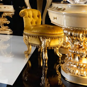 Tocador Clásico de Estilo Francés en Caoba con 4 Cajones y Espejo, Elegante Set de Tocador Tallado en Dorado Crema para Hotel, Villa o Dormitorio - Product Image 3