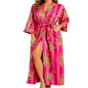 Robe kimono longue en soie tissée imprimé tigre pour femme, style bohème, rose, légère, pour la plage ou comme tenue d'intérieur estivale - Product Image 4