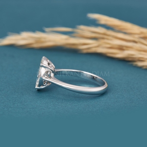 Bague en or blanc avec diamant de culture de conception tendance, taille princesse, pour femmes, provenant d'un fournisseur et fabricant indien - Product Image 2
