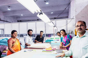 ผ้าป๊อปลินทอแบบหวี 65% โพลีเอสเตอร์ 35% วิสโคส น้ำหนัก 148 แกรม ความกว้าง 44 นิ้ว ผ้าสำหรับตัดเย็บเสื้อผ้าเด็กหญิงและเด็กชาย - Product Image 3