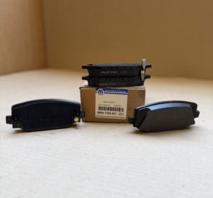 Nuevas Pastillas de Freno de Disco Delanteras al por Mayor para Fiat 124 Spider (124_) 1966-1985, Modelo OEM MOPAR 68541333AC, Sistemas Automotrices - Product Image 1