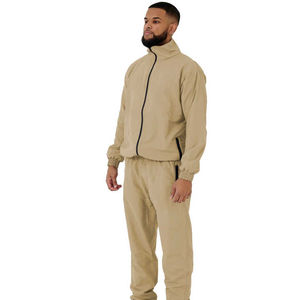 Vêtements de sport en gros : Survêtement de sport personnalisé pour homme, ensemble coupe-vent de gym 2 pièces, tenue de sport et streetwear (hoodie et short) - Product Image 5