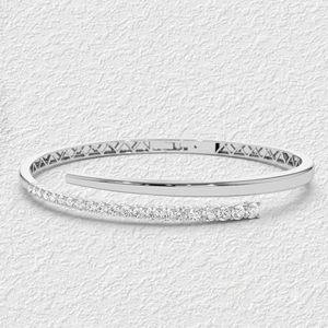 Bracelet jonc ouvert en or 14 carats fait main, diamant certifié IGI, diamant de laboratoire taillé, style tennis pavé, bijoux de luxe raffinés - Product Image 4
