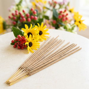 Incienso de Flores Naturales de la India, Más de 100 Aromas Florales, Madera de Masala, Agarbatti de Larga Duración, Desodorante para el Hogar, Etiqueta Personalizada - Product Image 1
