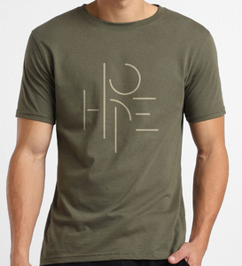 เสื้อยืดผ้าฝ้ายพิมพ์ลายสำหรับผู้ชาย OEM ทรงปกติ แขนสั้น น้ำหนักเบา เสื้อยืดลำลองสำหรับการฝึกกีฬา การเดินทาง และชุดประจำวัน - Product Image 1