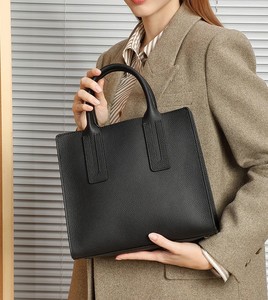 High Quality Women Elegant Genuine Leather stylish <b>Shoulder</b> <b>Bag</b> Wholesale Cowhide Custom Color & logo OEM Purses Girls Crossbody - Product Image 2