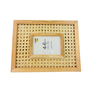 Cadre photo en bois de bambou écologique artisanal avec motif floral pour la décoration de la maison - Product Image 1