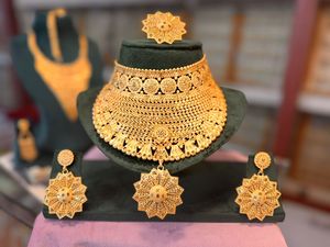 24K <b>Gold</b> Plated Dubai Vintage Fashion Jewelry <b>Set</b> Classic Pearl Flower Necklace Earrings <b>Bangles</b> Combs Brooches for Women - Product Image 3