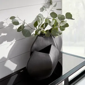 Jarrón de flores decorativo de hierro, suministro de fábrica, precio competitivo, pedidos al por mayor, jarrón de flores de metal de lujo para apartamento - Product Image 2