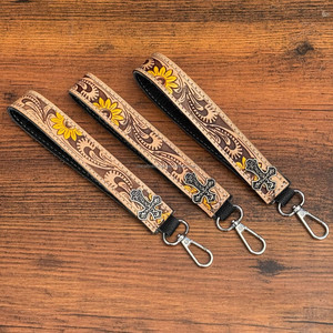 Valet de cuero mecanizado a mano personalizado 2025 con muñequera de Concho de Metal, llavero de cuero con Clip para cinturón para muñequera de cuero para llave - Product Image 5