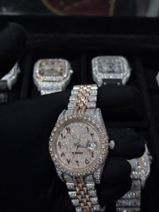 Reloj de Pulsera Automático para Hombre, Fabricación India, Acero Inoxidable, Chapado en Oro, Completamente Adornado con Diamantes Moissanite, Cristal de Zafiro, 10 Bar - Product Image 4