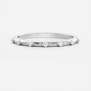 Anillo de Compromiso Apilable de Plata de Ley 925 con Moissanita de Corte Geométrico y Engaste Delicado, Anillo Minimalista para Boda, Aniversario o Promesa - Product Image 1
