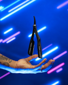 Navaja de Afeitar Recta Vintage Luminex Impex con Mango de Concha de Abulón y Acero al Carbono, Lista para Usar en Barberías y Salones - Product Image 4