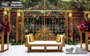 Venta al por mayor de lujo Rojo Dorado boda sofá estilo Mughal para el escenario elegante novia fiesta sofá en Material de madera - Product Image 3