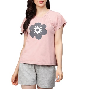 Conjunto holgado de moda para mujer, conjunto de pantalones cortos, precio de venta al por mayor, Moq bajo, nuevo conjunto de pantalones cortos de verano para mujer - Product Image 1