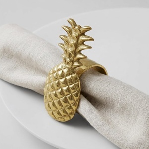 Boucles de serviette en forme de flocon de neige doré métallique en gros pour la décoration de mariages de luxe, la restauration et les fêtes, anneau de serviette doré de luxe pour Noël - Product Image 4