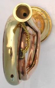 Corne de signalisation vintage en laiton, instrument de musique décoratif, objet de collection - Product Image 5