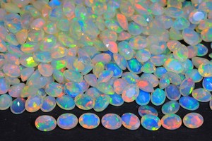 Atractivo ópalo etíope Welo, brillante, con destellos arcoíris, ópalo etíope de forma ovalada, piedra de 8x6 mm a precio de mayoreo. - Product Image 3