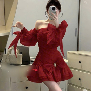 Robe longue élégante et sexy pour femme, à manches courtes, alliant parfaitement élégance, confort et style décontracté ou formel pour diverses occasions, en soie maxi. - Product Image 4