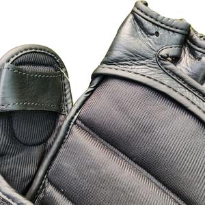 Guantes de Boxeo y MMA de Piel Sintética con Diseño Personalizado OEM, Super Acolchados, Absorbentes de Humedad, Dorados, Nueva Llegada, Guantes de Entrenamiento para Exteriores - Product Image 4