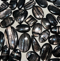 Vente en gros cabochon d'hypersthène de haute qualité, pierres précieuses naturelles de formes variées pour créateurs et fabricants de bijoux