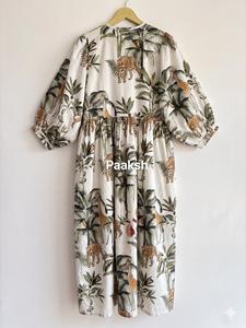 Robe maxi pour femme Paaksh, imprimé animal, style bohème, coupe ample, manches trois quarts, robe en coton tissé décontractée pour l'été - Product Image 4