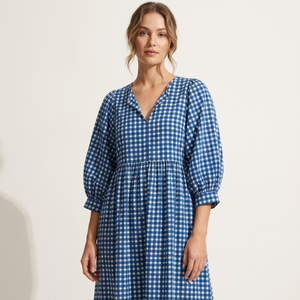 Belle robe en coton à motifs floraux, imprimée à la main, pour un usage décontracté. - Product Image 1