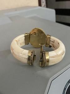 Bracelet manchette en os naturel écologique fait main, style tribal bohème, bijou vintage rustique, tendance pour femme - Product Image 5
