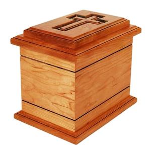 Urna de Madera de Pino Estilo Americano con Diseño de Cruz Católica, Acabado Natural, Hecha a Mano, Rectangular Grande para Adultos, 200/220 Cúbicos - Product Image 2