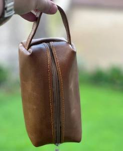 Bolsa de Viaje para Cosméticos de Cuero Genuino para Hombre con Cierre de Cremallera, Duradera y Resistente al Agua - Product Image 3