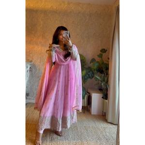 Traje Tradicional para Mujer para Cada Ocasión Especial, Compre Directamente del Proveedor a Precio de Fábrica - Product Image 3
