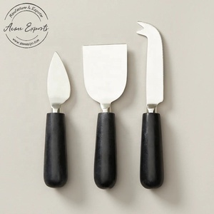 Ensemble de couteaux à fromage en acier inoxydable avec manches en bois noir pour une coupe lisse, un service élégant et une cuisine moderne - Product Image 1