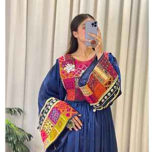 Robes de mariée traditionnelles afghanes Kuchi de haute qualité, faites à la main, style tribal vintage, broderie en dentelle, manches courtes, pour femmes - Product Image 3