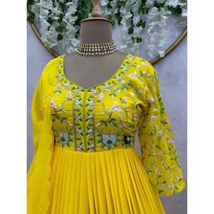 Party Wear XL Gown avec fil et séquence pour un look élégant - Product Image 1