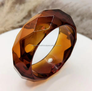 Bracelet classique de créateur en perles de résine avec perle en diamant Charm perlé à la mode Cadeau d'anniversaire de mariage Bracelet en perles de résine - Product Image 6