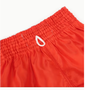 Pantalones Cortos de Boxeo de Estilo Profesional, Diseño de Logotipo Personalizado, Pantalones Deportivos Transpirables, Fabricante de Pantalones Cortos de Boxeo, Color Rojo Sólido con Blanco - Product Image 5