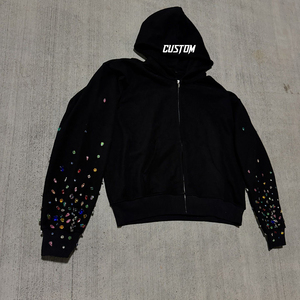 Fabricants de vêtements streetwear – Sweat à capuche zippé personnalisé avec logo, noir, 500-600 g/m², coupe ample et courte, avec strass, pour homme - Product Image 2