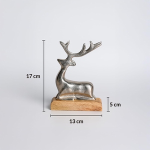Sculpture décorative de cerf finition argentée sur socle en bois - Élégante figurine de cerf assis pour la décoration de Noël et de la maison - Product Image 5