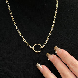 Collares Colgantes Personalizables de Lujo con Moissanita Plateada en Forma de Luna, Estilo Uña, para Regalos de San Valentín y Fiestas - Product Image 1