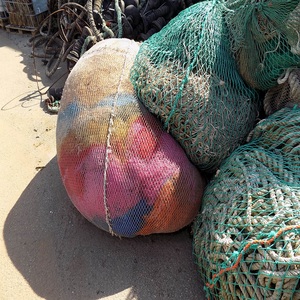 Fil de pêche en nylon multi-monofilament, multicolore, en forme allongée, issus de déchets de filets de pêche, produit en plastique recyclé, Autriche - Product Image 4