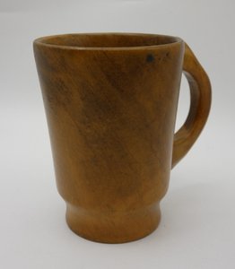Taza de Madera Hecha a Mano Estilo Rústico Escandinavo - Product Image 1