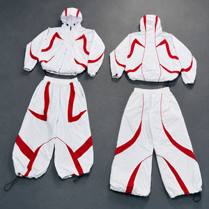 Conjunto deportivo ligero de dos piezas con cremallera, de nailon suave, unisex, con bloques de color, chaqueta cortavientos con parches y pantalones. - Product Image 1