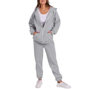 Ensemble de survêtement rouge à capuche pour filles, manches longues, fermeture à cordon, poches latérales, coupe décontractée, vêtements d'hiver, 100% coton molletonné, 2 en 1 - Product Image 2