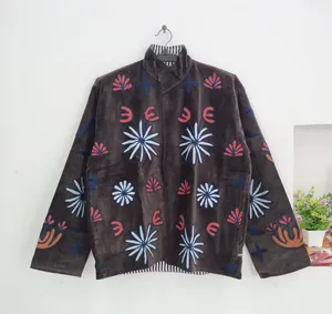 Veste en velours à col montant style bohème chic avec broderie Suzani, vêtement ethnique fait main pour femmes, automne-hiver - Product Image 1