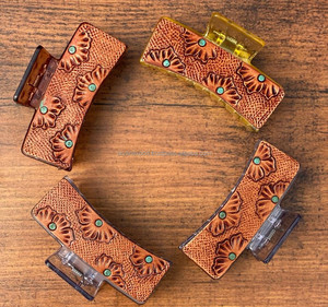 Nouvelle arrivée vente chaude Western élégant à la main usiné en cuir gravé pinces à cheveux en cuir griffe accessoires de cheveux pour les femmes - Product Image 4