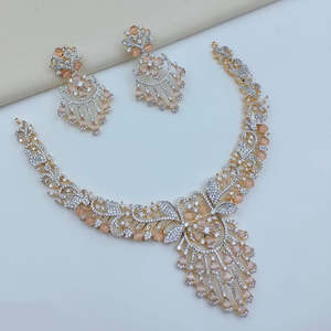Ensemble de collier de mariée plaqué or avec perles et diamants américains pour femmes - Product Image 4